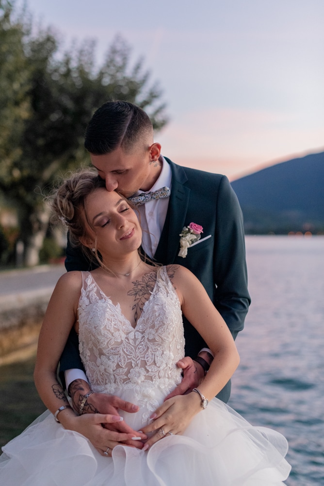 Photographe de mariage en Haute-Savoie terrain de jeu entre lacs et montagnes