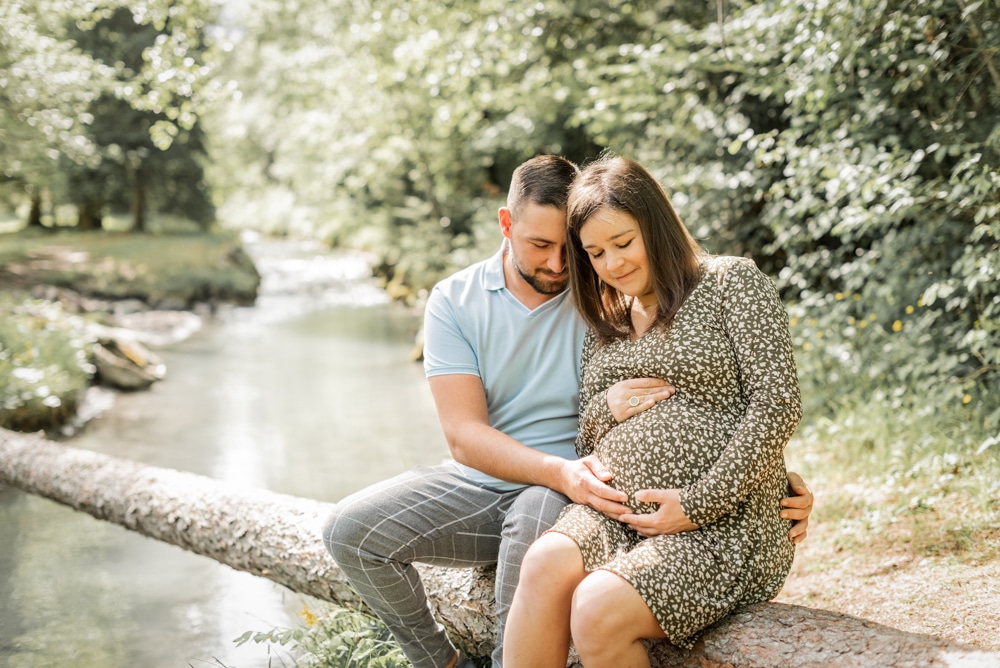Photographe grossesse à Chamonix-Mont-Blanc et en Haute-Savoie- séance grossesse en extérieur